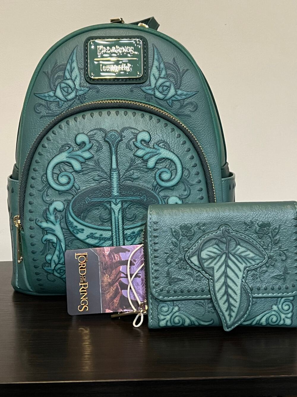 LOUNGEFLY LORD OF THE RINGS TOOLED GREEN MINI BACKPACK WALLET